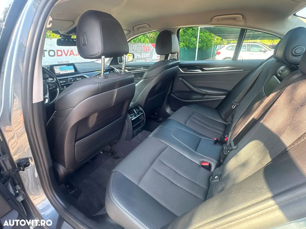 BMW Seria 5 530i Aut. Sport Line - 22