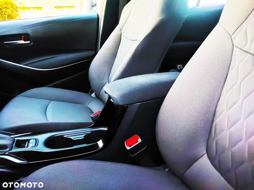 Toyota Corolla 1.8 Hybrid Comfort - 19