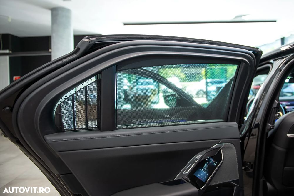 BMW Seria 7 740d xDrive MHEV - 32