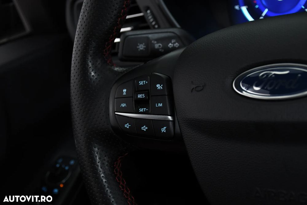 Ford Kuga 2.5 Duratec FHEV ST-LINE - 24