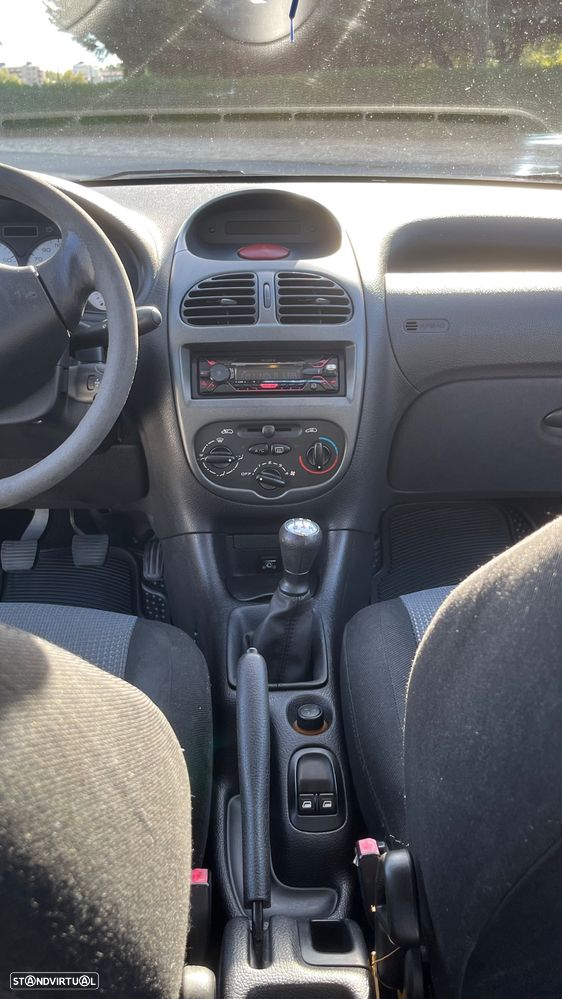 Peugeot 206 1.1 Color Line - 16
