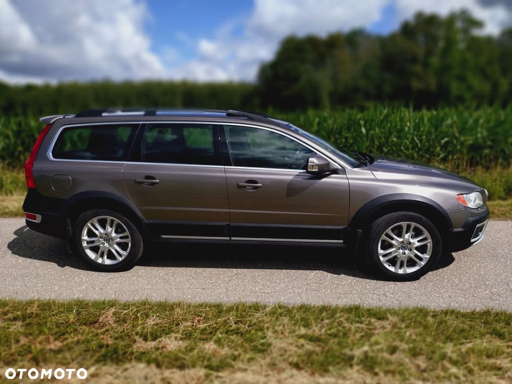 Volvo XC 70 D5 AWD Momentum - 35