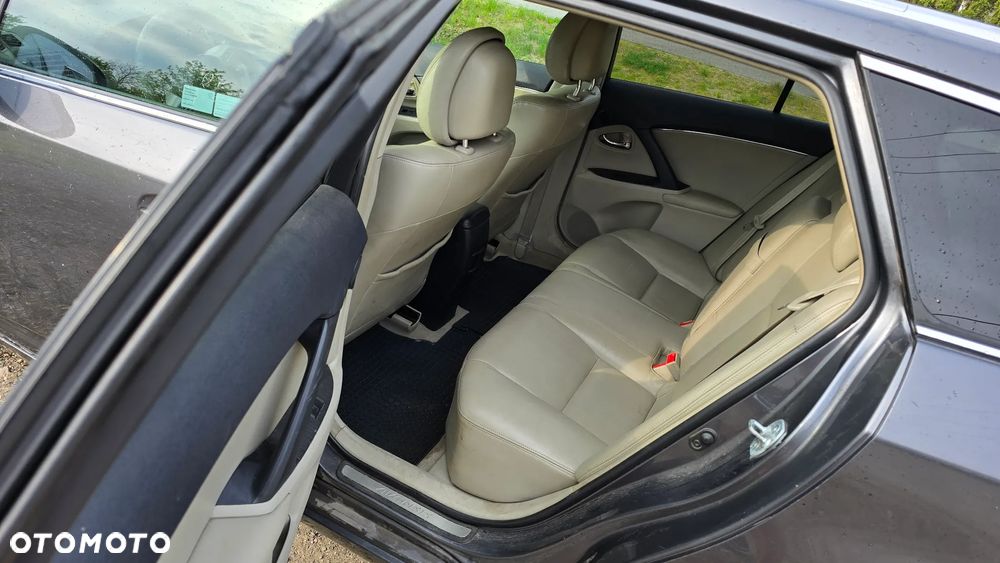 Toyota Avensis 2.0 D-4D Premium - 5