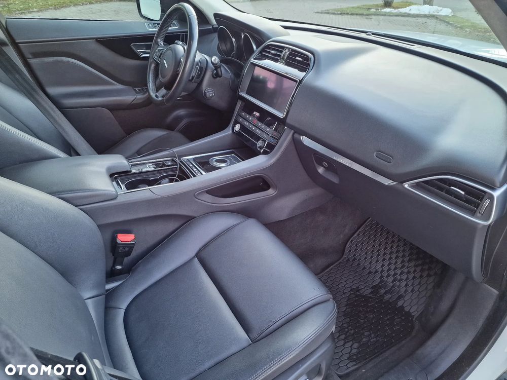 Jaguar F-Pace 2.0 i4P AWD Prestige - 5