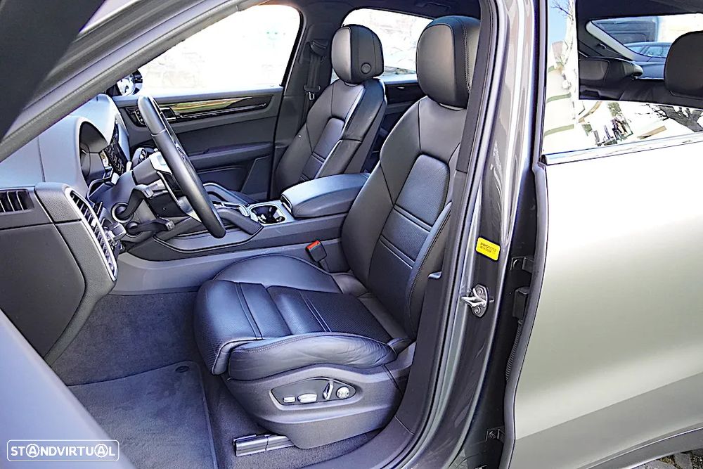 Porsche Cayenne Coupé E-Hybrid - 21