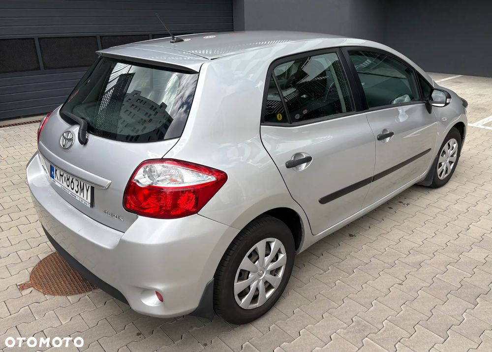 Toyota Auris 1.33 VVT-i Terra - 3