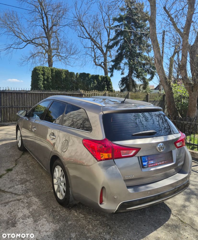 Toyota Auris 2.0 D-4D Prestige - 5