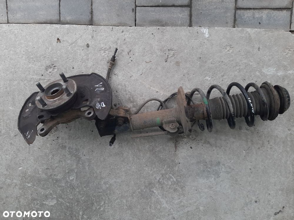 MCPERSON ZWROTNICA PRAWA TOYOTA YARIS II 1.4 D4D 06-11 - 3