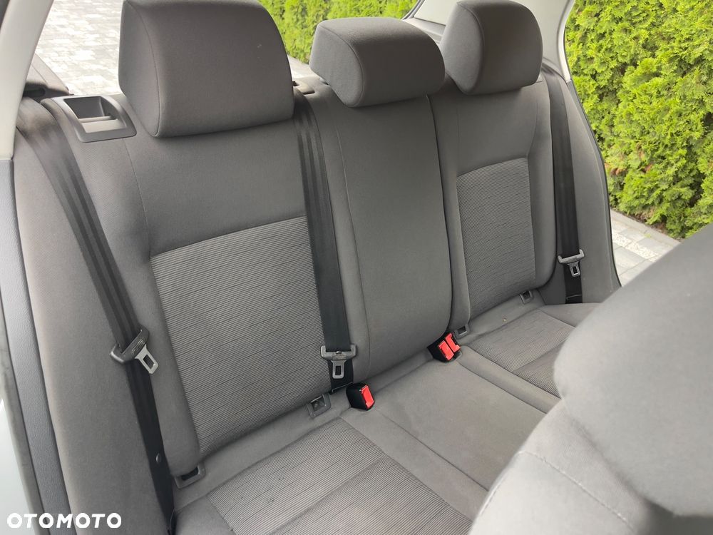 Volkswagen Golf - 16