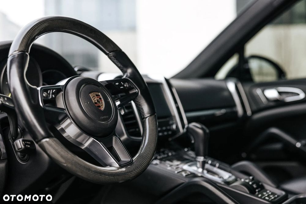 Porsche Cayenne E-Hybrid - 16