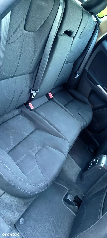 Volvo XC 60 2.4D Kinetic - 10