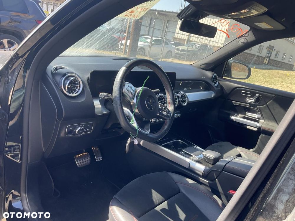 Mercedes-Benz GLB - 4