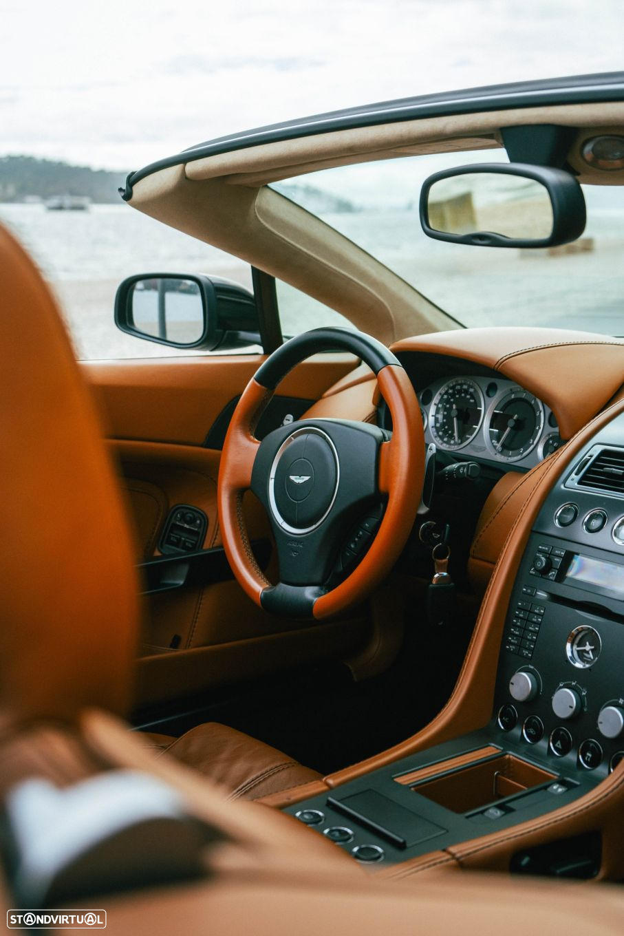 Aston Martin Vantage Roadster - 9