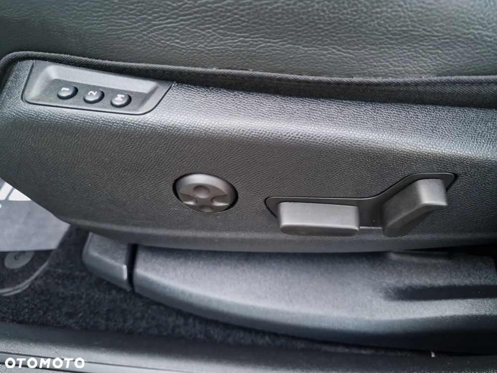 DS Automobiles DS 7 Crossback 1.6 PureTech Performance Line + - 37