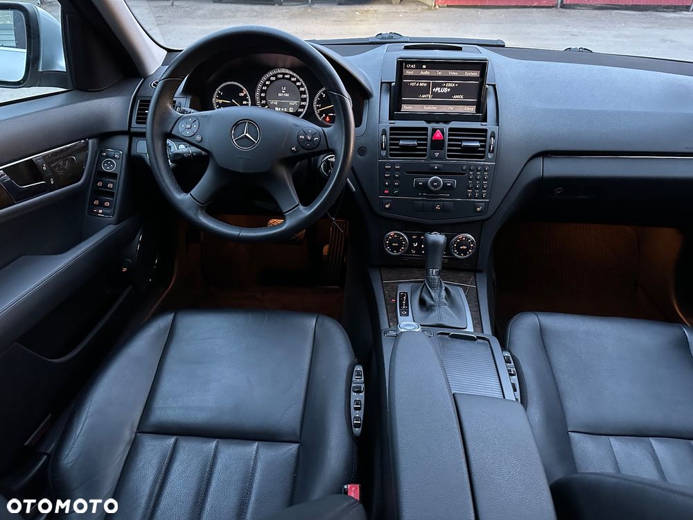 Mercedes-Benz Klasa C 320 CDI DPF 4Matic 7G-TRONIC Elegance - 16