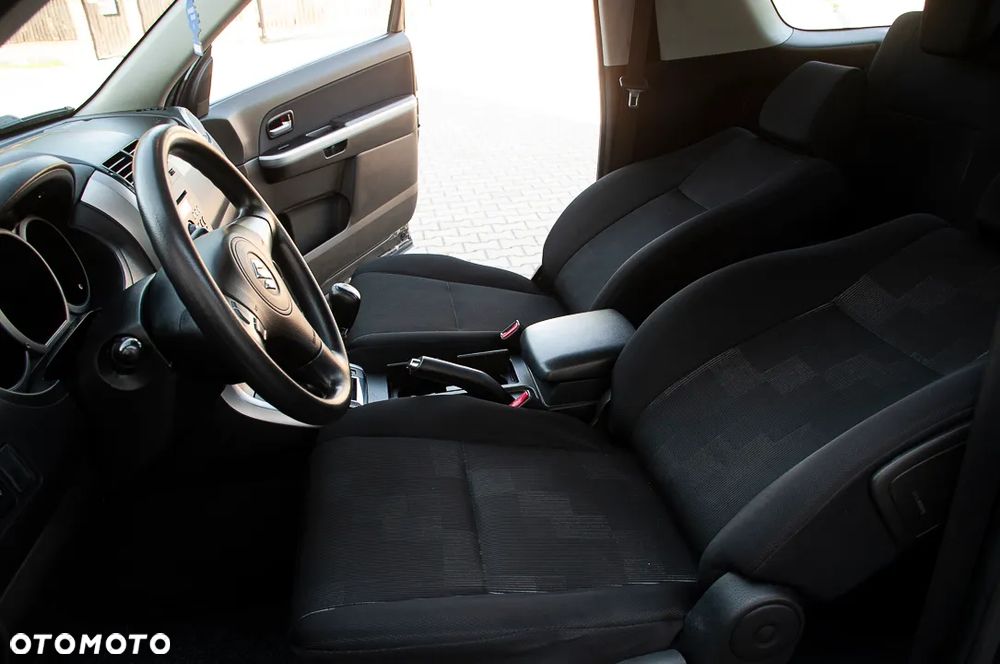 Suzuki Grand Vitara 2.4 Comfort - 10
