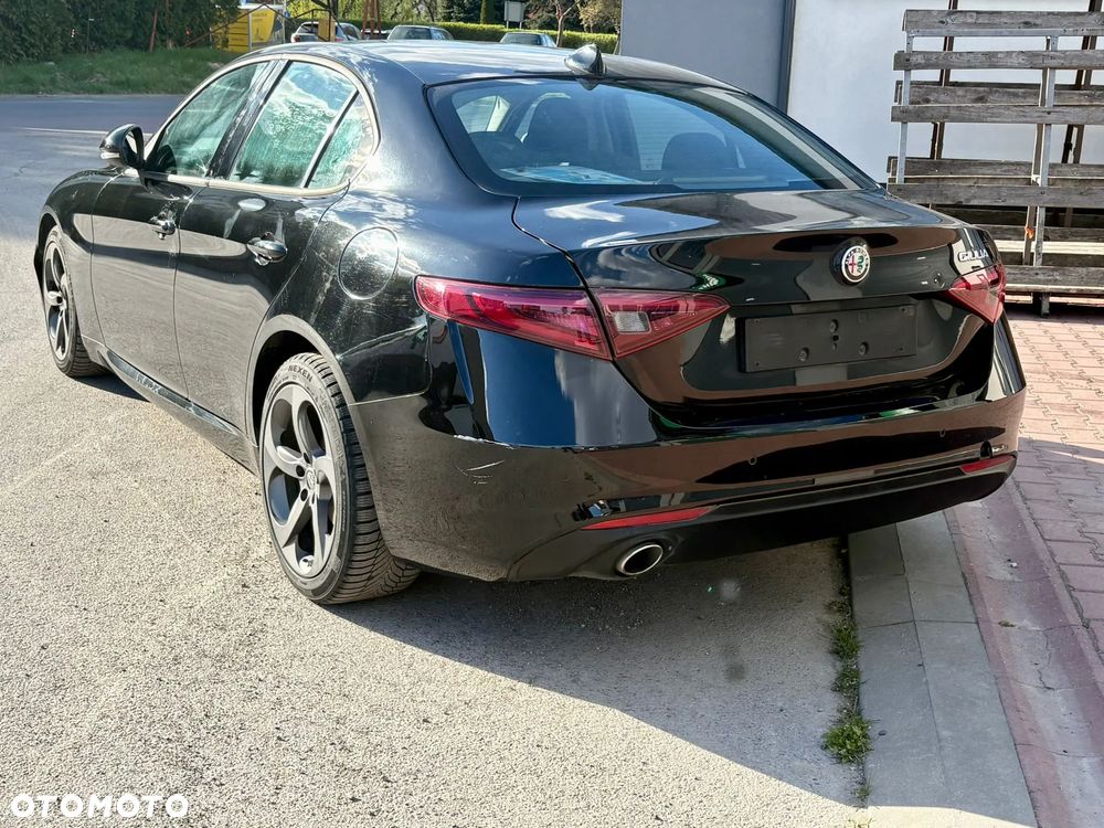 Alfa Romeo Giulia 2.2 D Turbo - 5