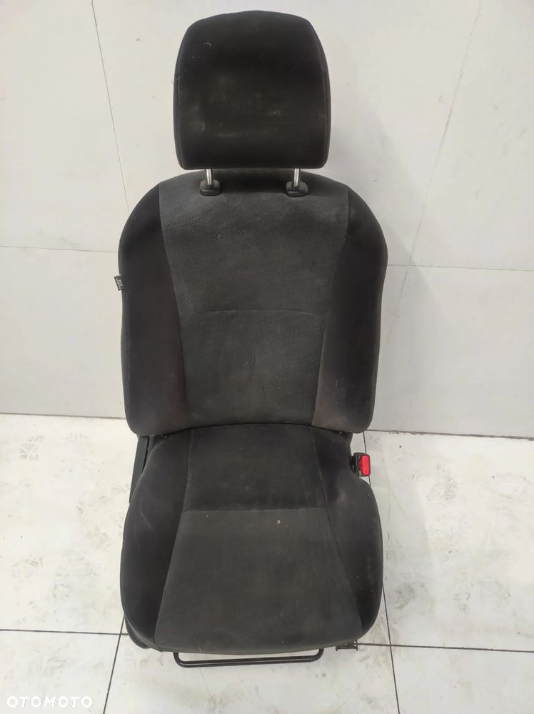 Fotel pasażera prawy przód grzany EU Toyota Land Cruiser 150 J15 lift - 2