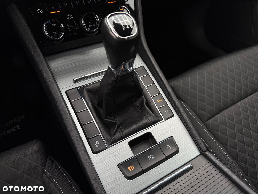 Skoda Superb 2.0 TDI SCR Ambition - 15