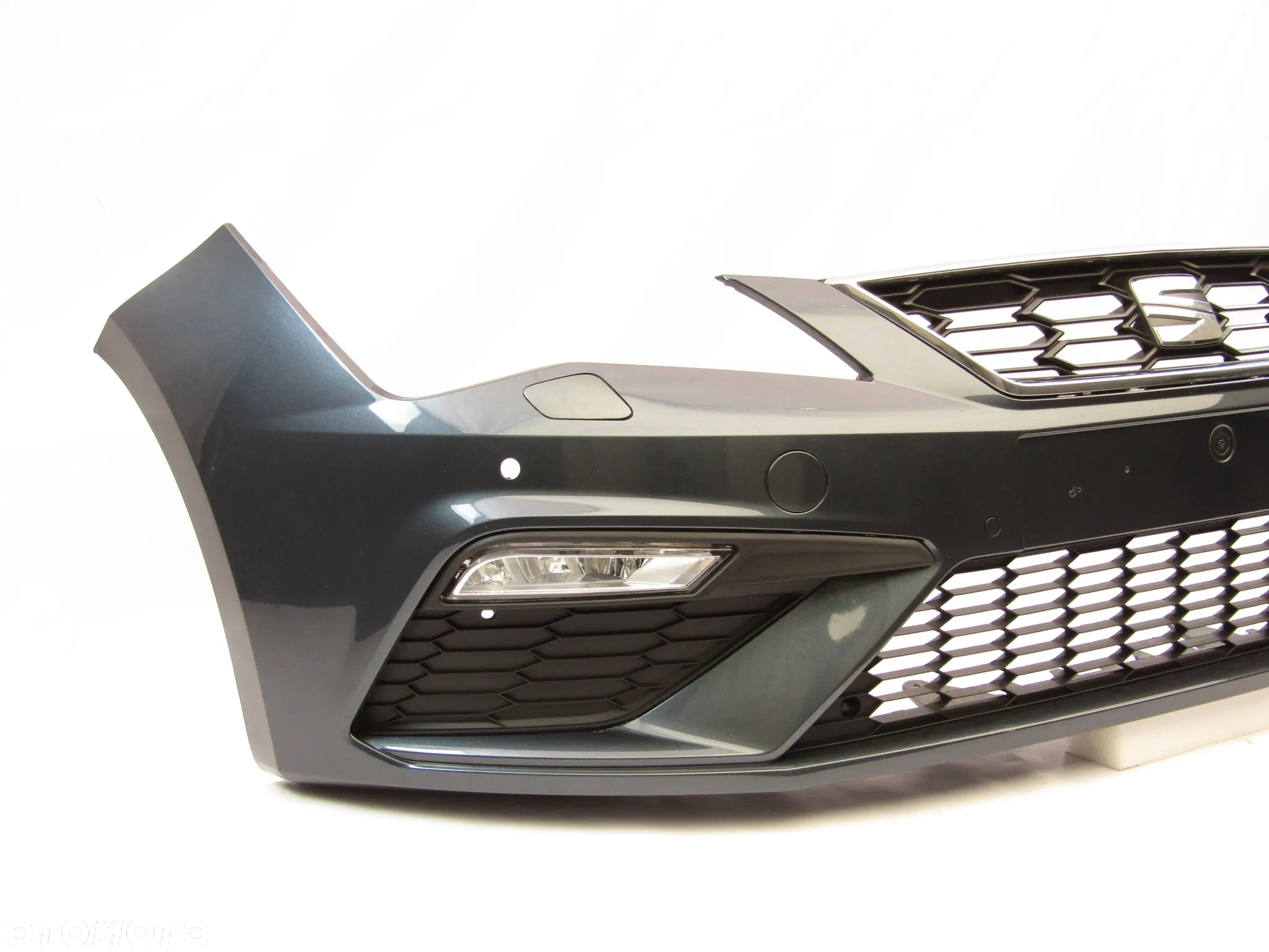 Zderzak przedni Seat Leon FR 17 - 20 Sprysk./ Pdc-4 Lakier LC7V - 17