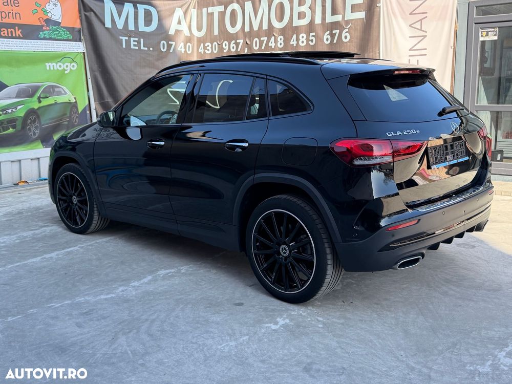 Mercedes-Benz GLA - 32