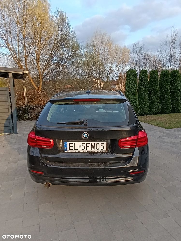 BMW Seria 3 318i - 4