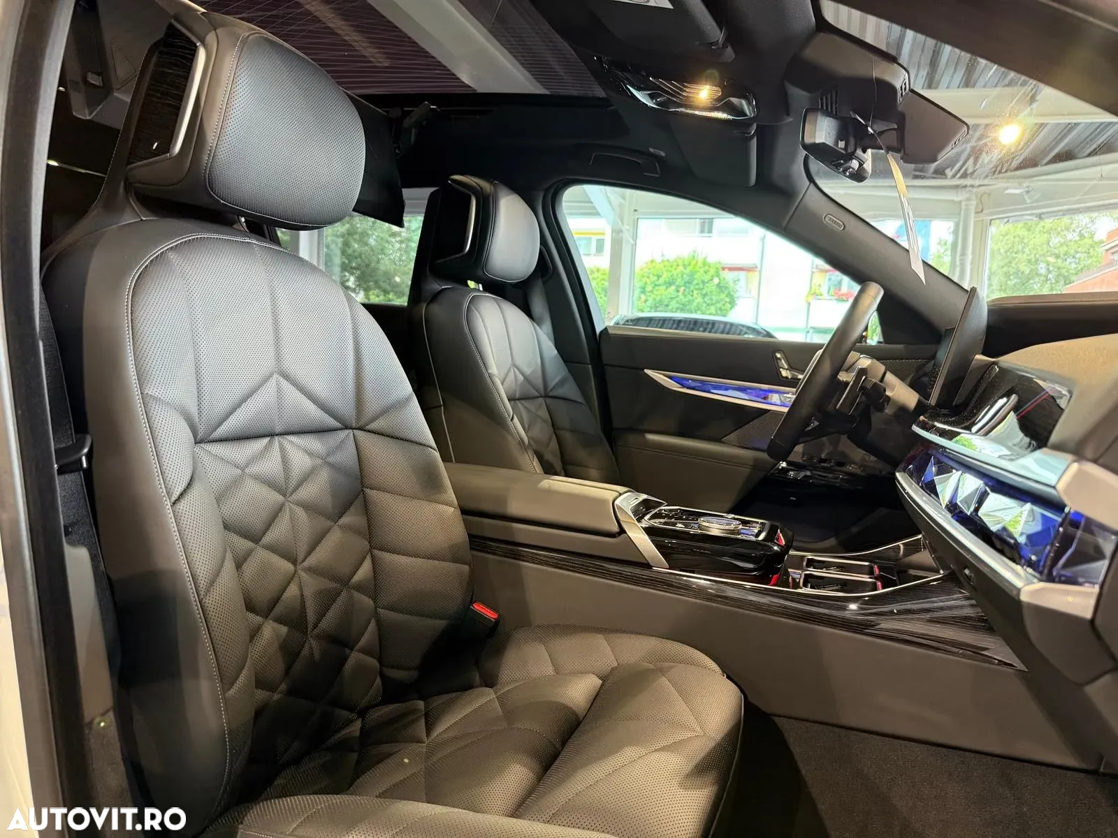 BMW Seria 7 740d xDrive MHEV - 10