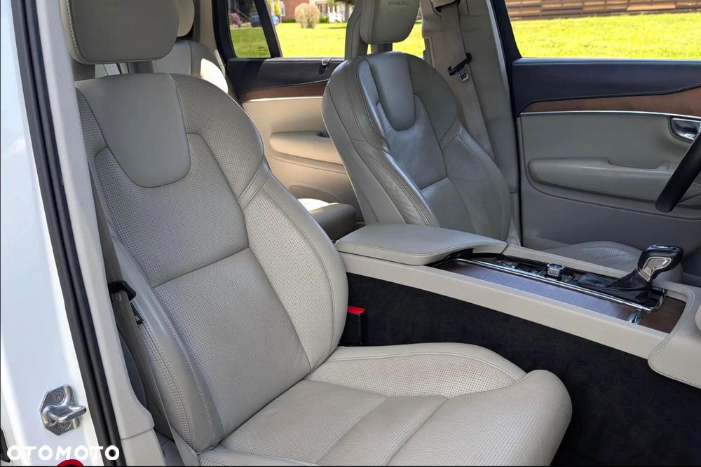 Volvo XC 90 - 16