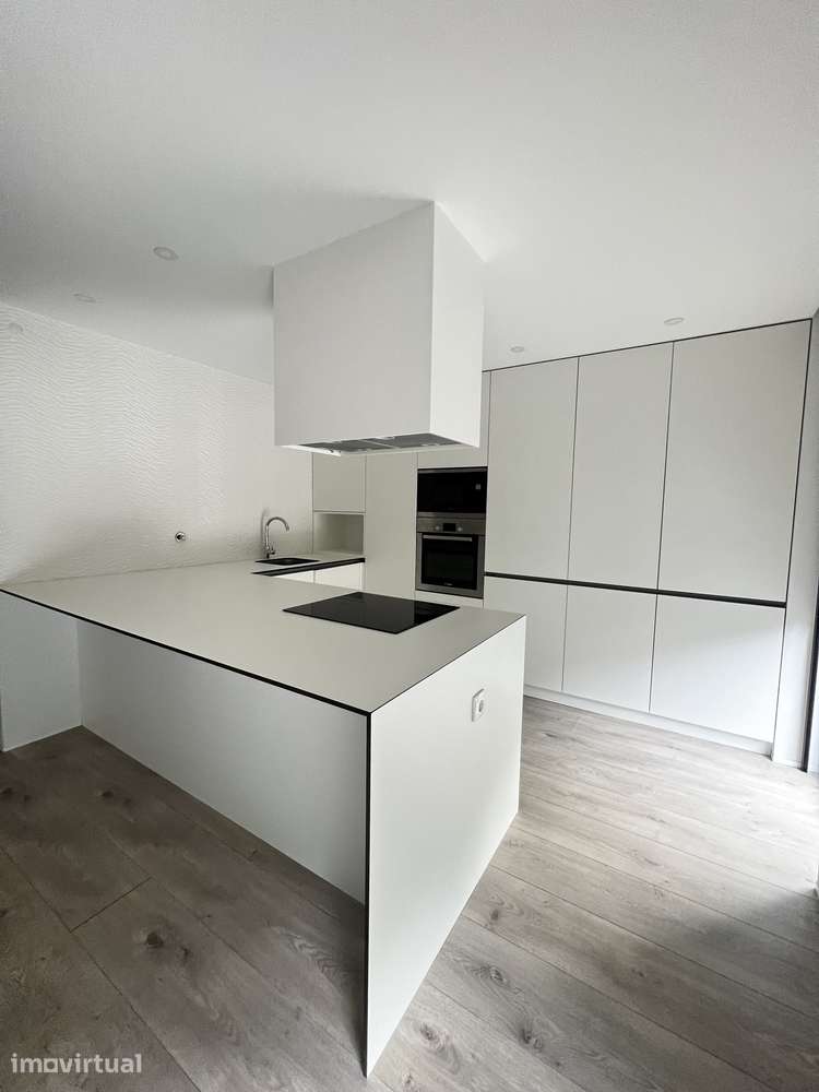 Apartamento T1 em Fraião, com garagem fechada - Grande imagem: 5/18