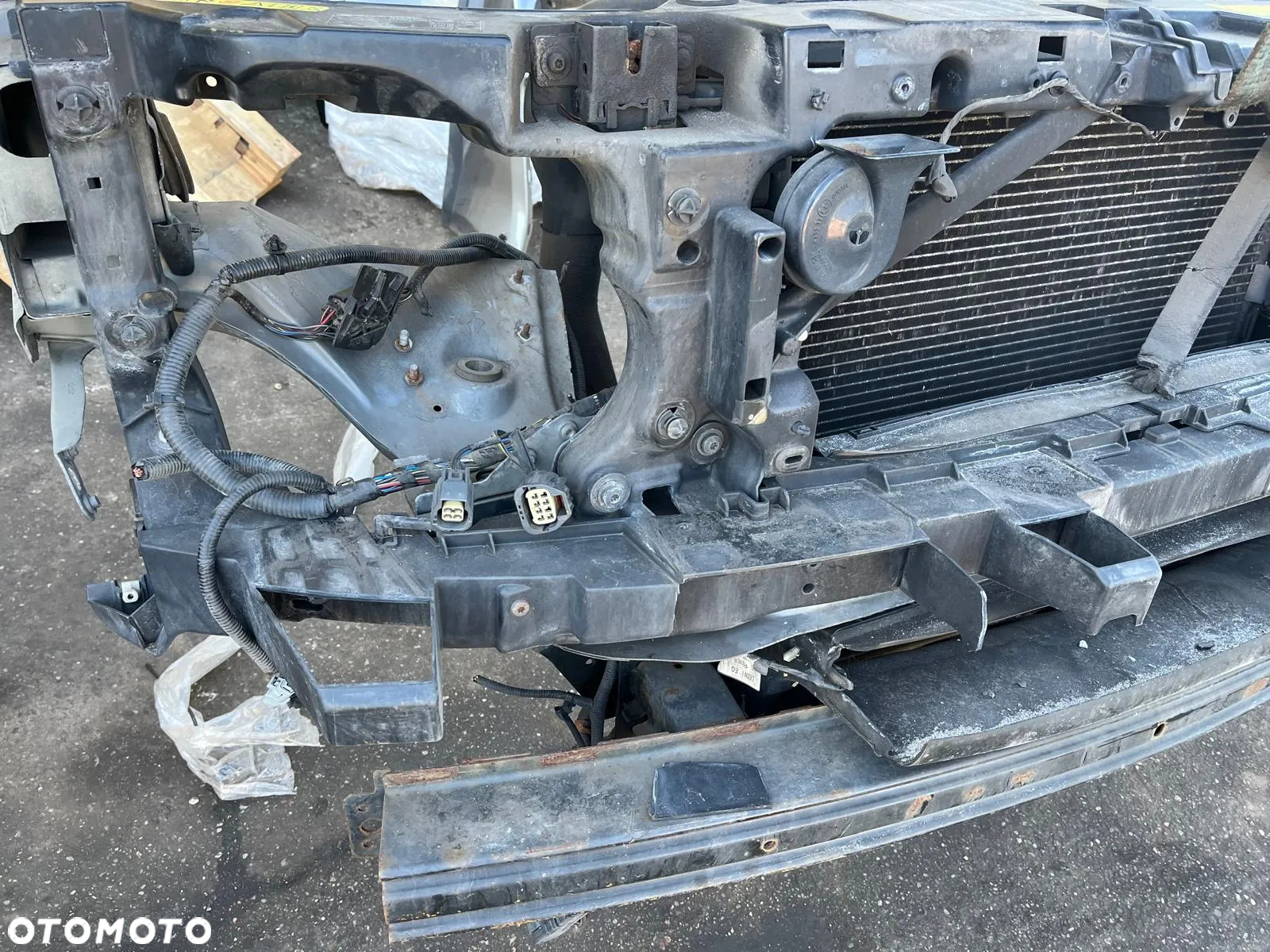 Pas przedni okular wzmocnienie belka chłodnice komplet Range Rover Sport L320 2.7 TDV6 - 2