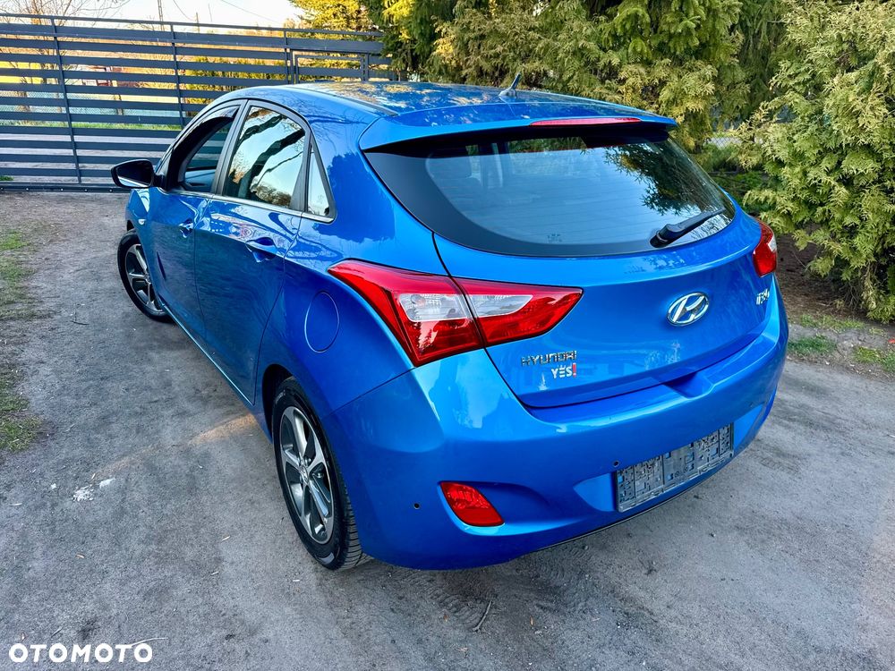 Hyundai i30 blue 1.6 GDI YES Gold - 4