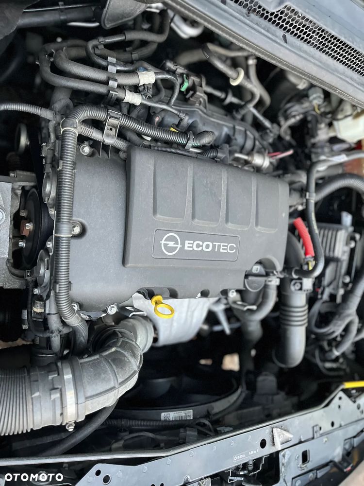 Opel Astra 1.4 Turbo - 11