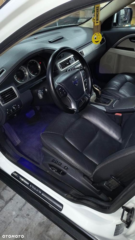 Volvo XC 70 D5 AWD Momentum - 36