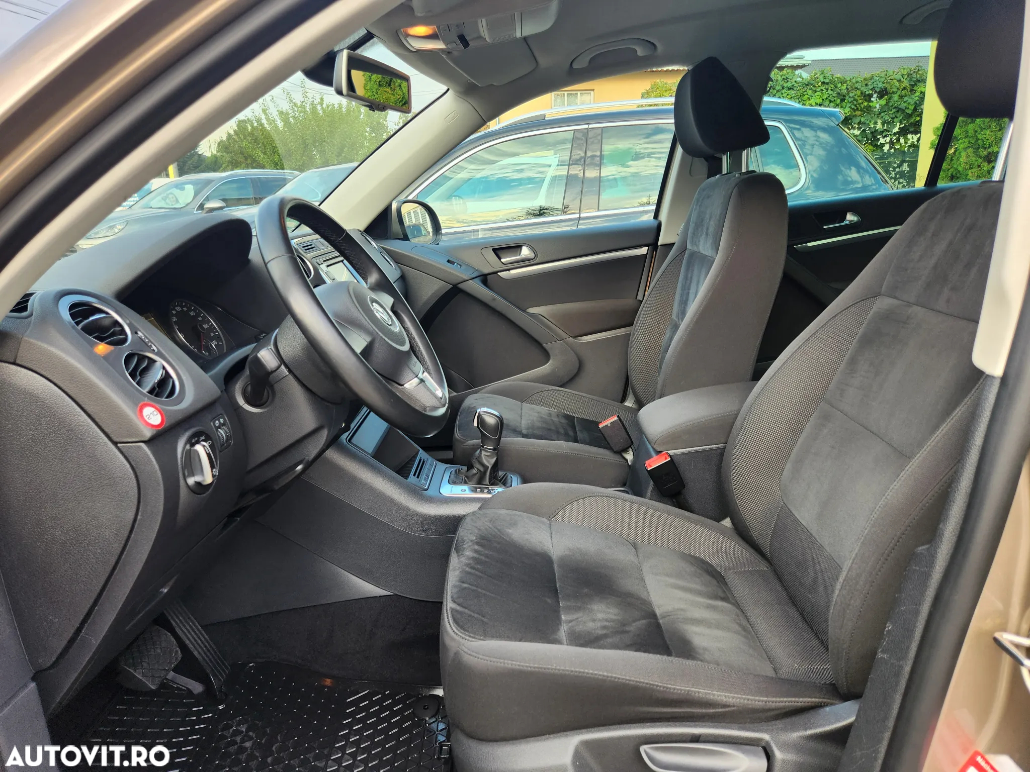 Volkswagen Tiguan 2.0 TDI DPF 4Motion BlueMotion Technology DSG Sport & Style - 17