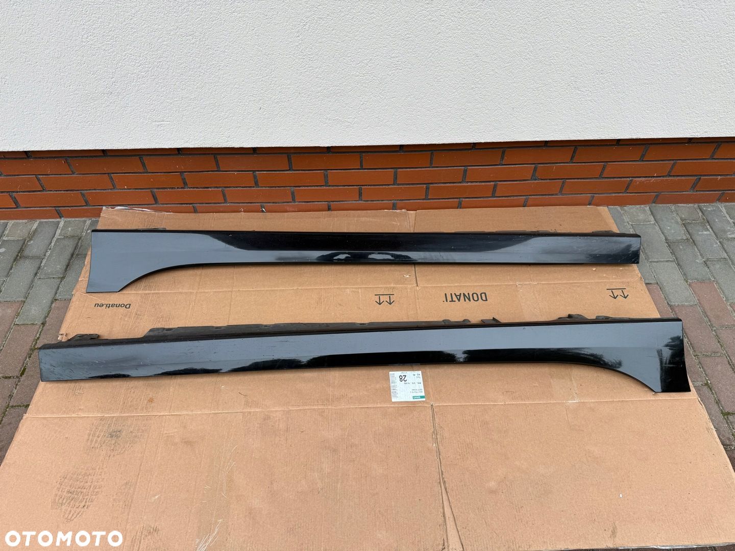 BMW 1 F40 2019-2024 prog lewy prawy czarny do zalozenia demontaz oryg - 1