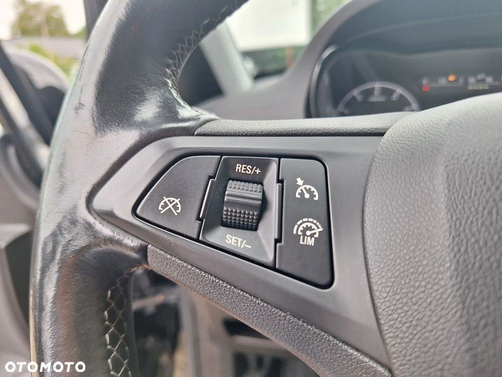 Opel Corsa 1.4 Innovation - 26