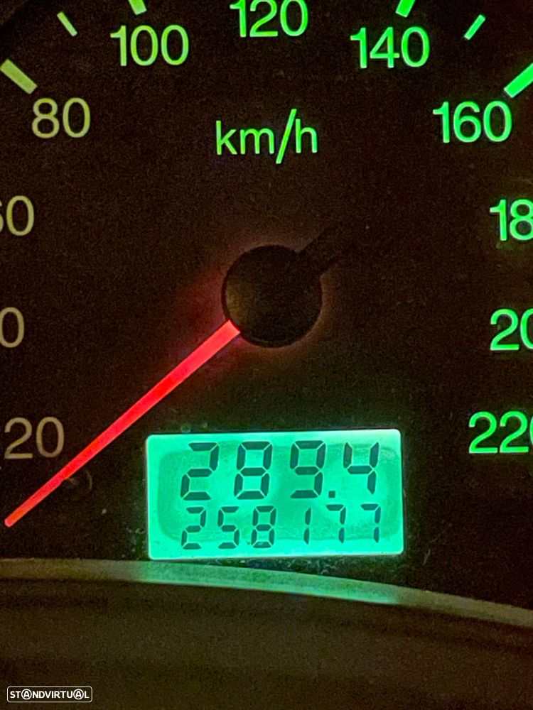 Ford Focus 1.4 Ambiente - 11