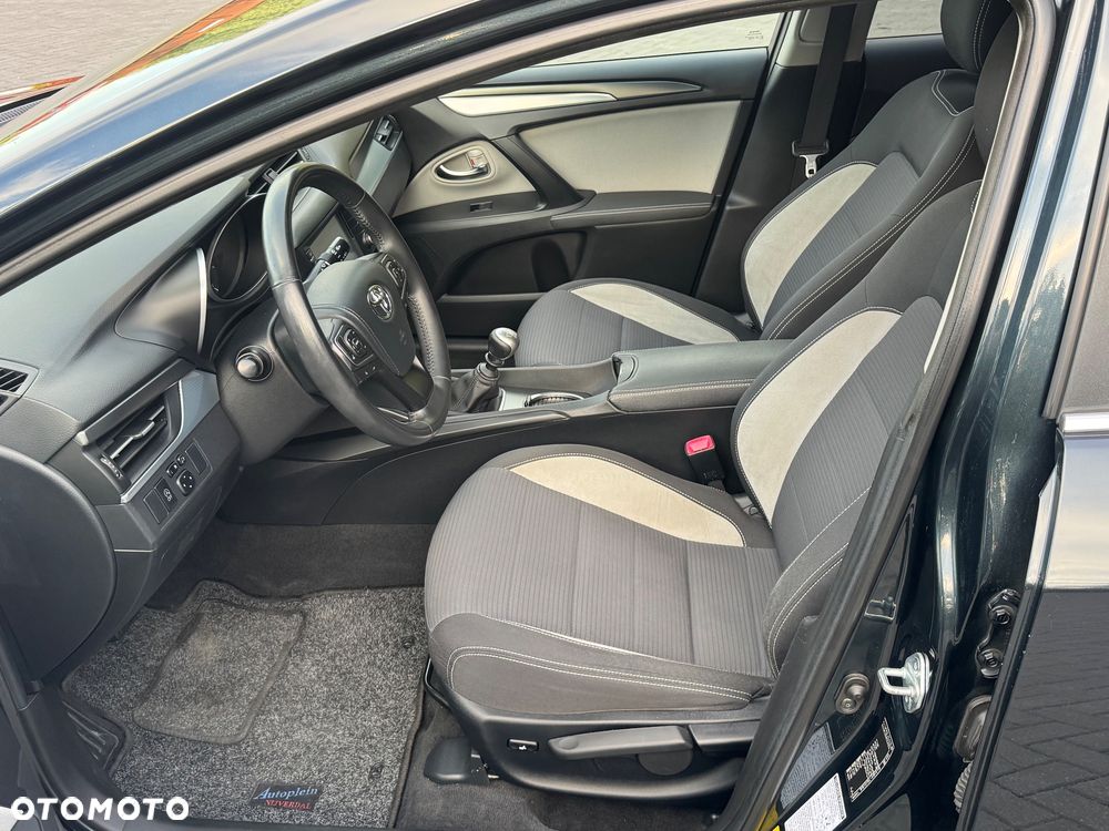 Toyota Avensis - 18