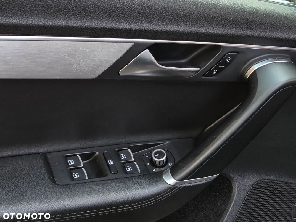 Volkswagen Passat 1.8 TSI DSG Highline - 27
