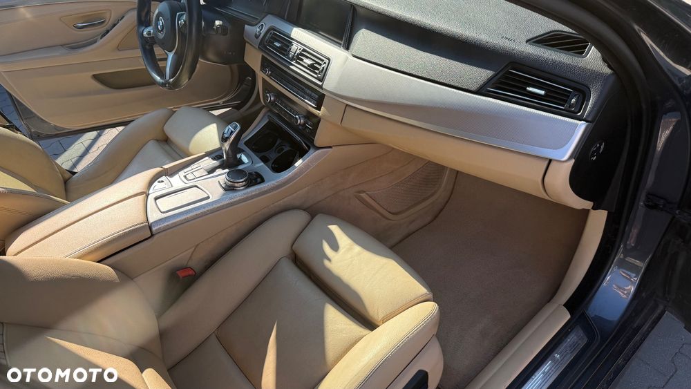 BMW Seria 5 530d xDrive - 12