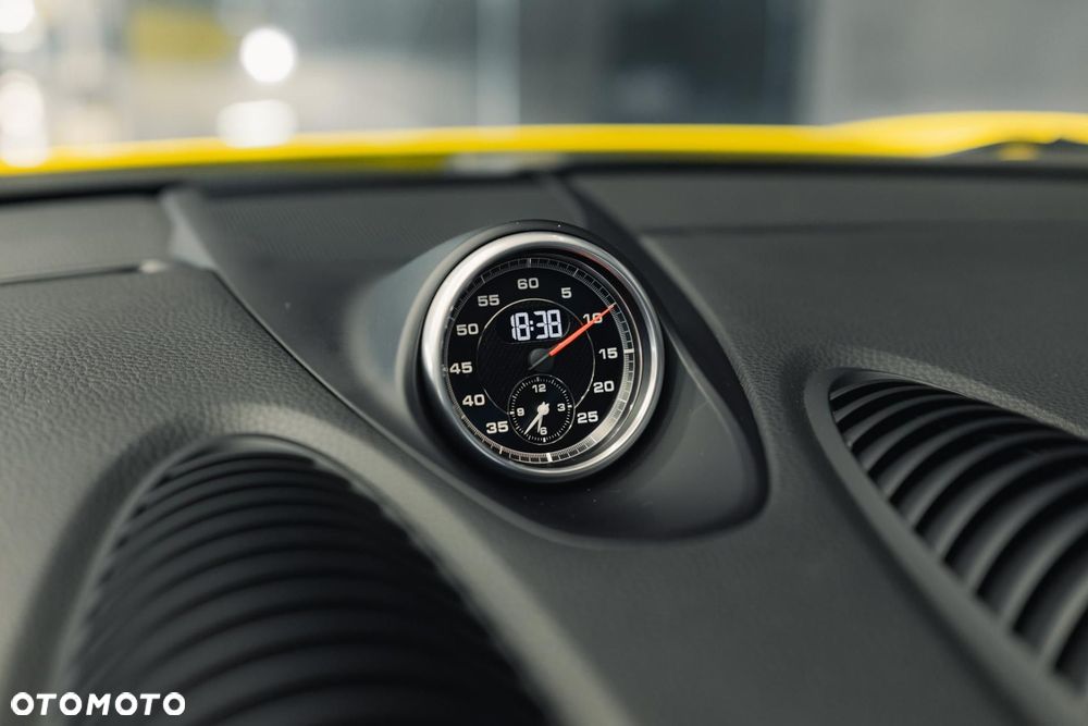 Porsche 718 Cayman - 31