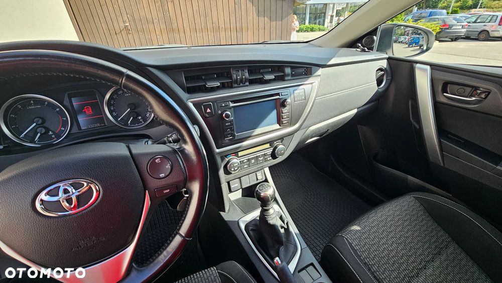 Toyota Auris 1.6 Premium - 5