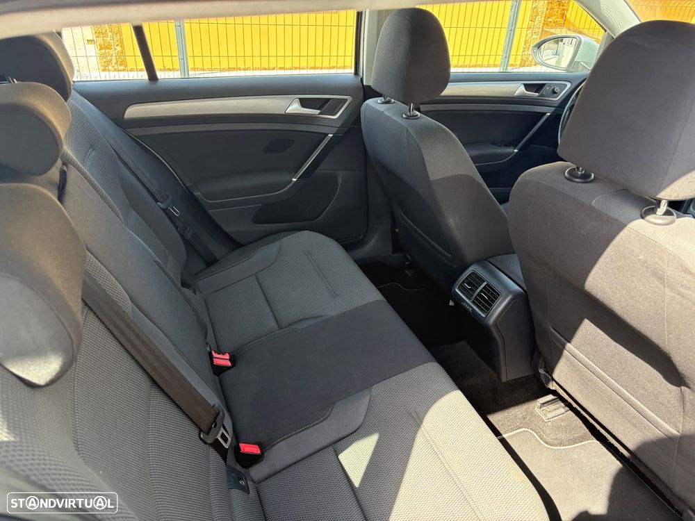 VW Golf 1.6 TDi BlueMotion Trendline - 9