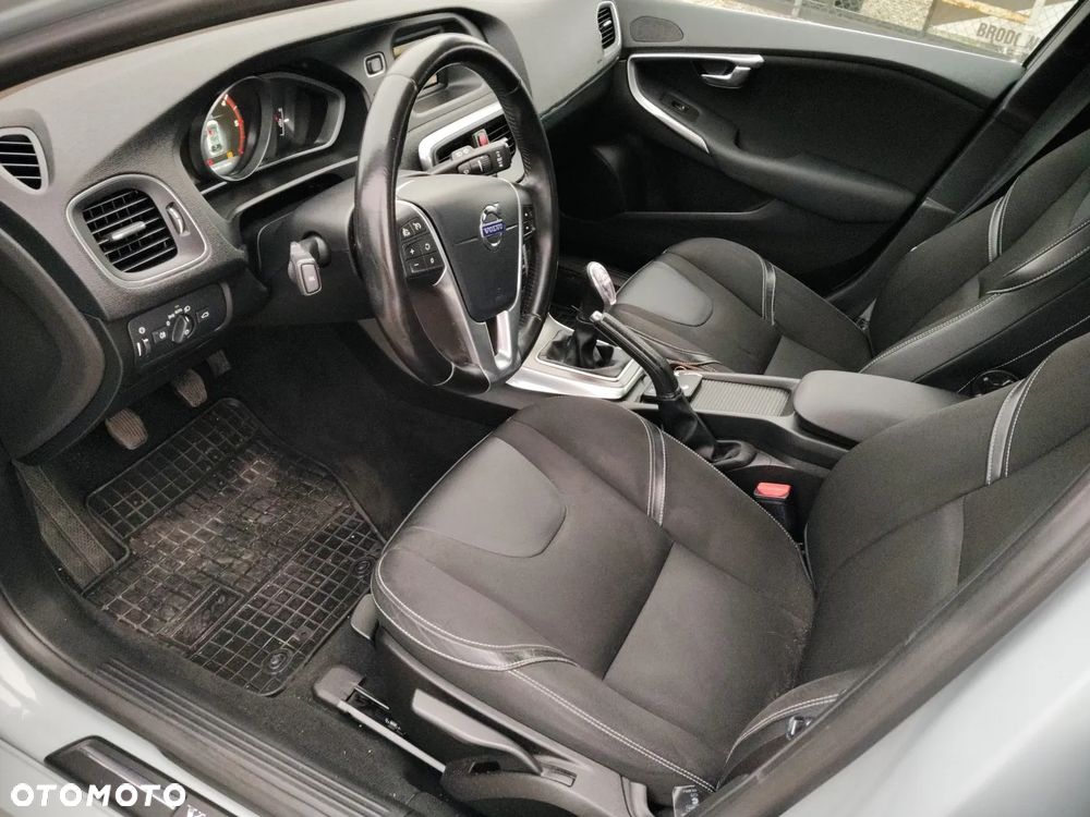 Volvo V40 D3 - 17