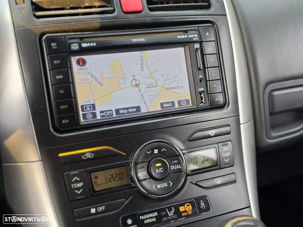 Toyota Auris 1.4 D-4D Comfort MM+Navi - 11