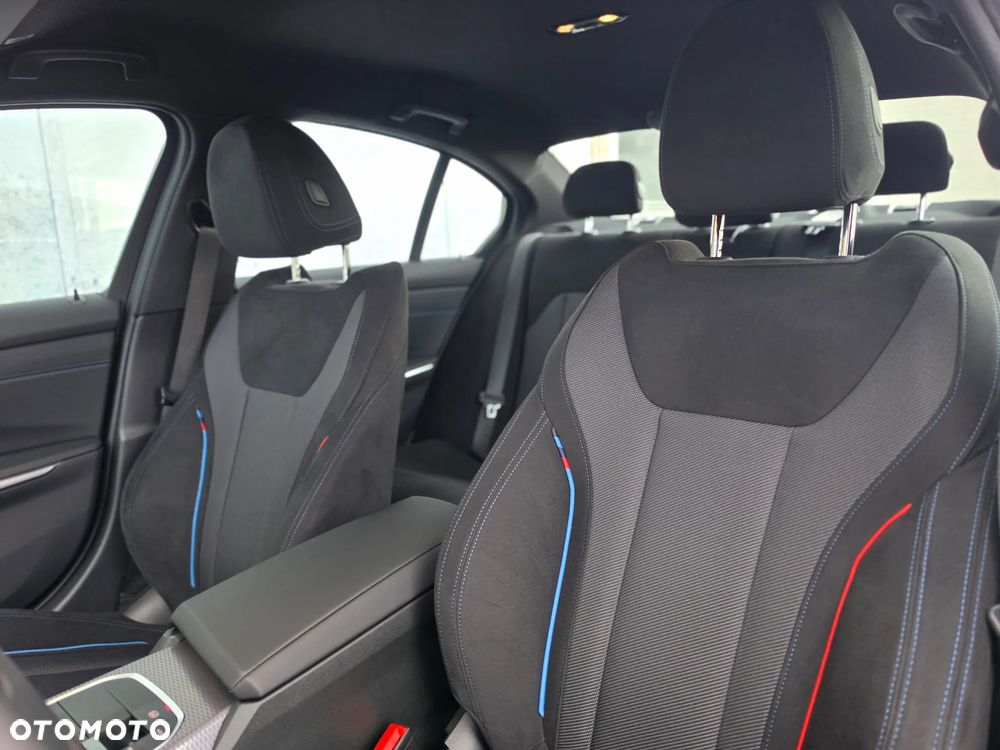BMW Seria 3 320i xDrive M Sport - 22
