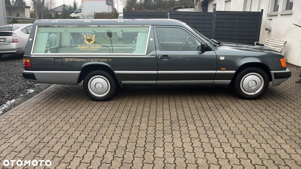 Mercedes-Benz W124 1988 photo 2