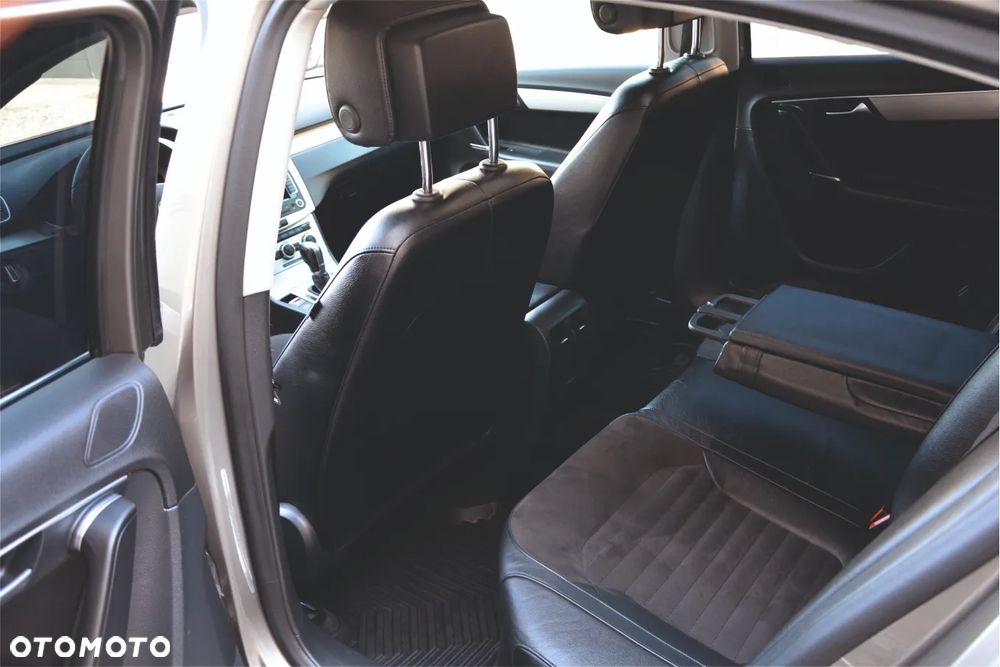Volkswagen Passat 2.0 TDI Highline DSG - 23