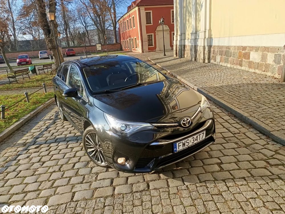 Toyota Avensis 1.8 Premium - 4