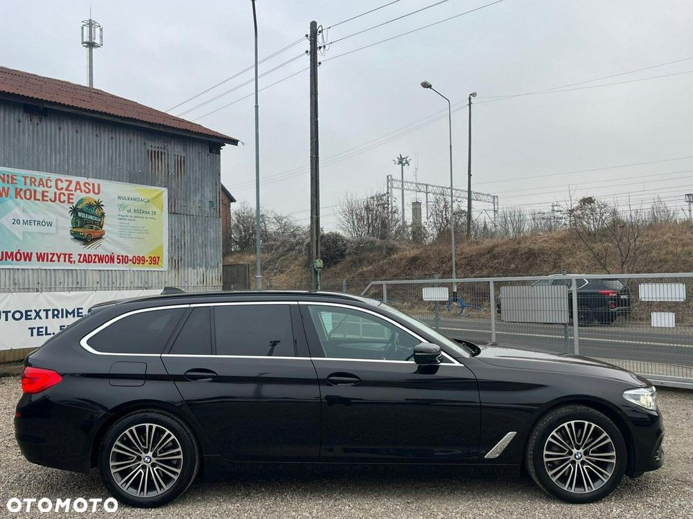 BMW Seria 5 530i xDrive GPF Sport Line sport - 11
